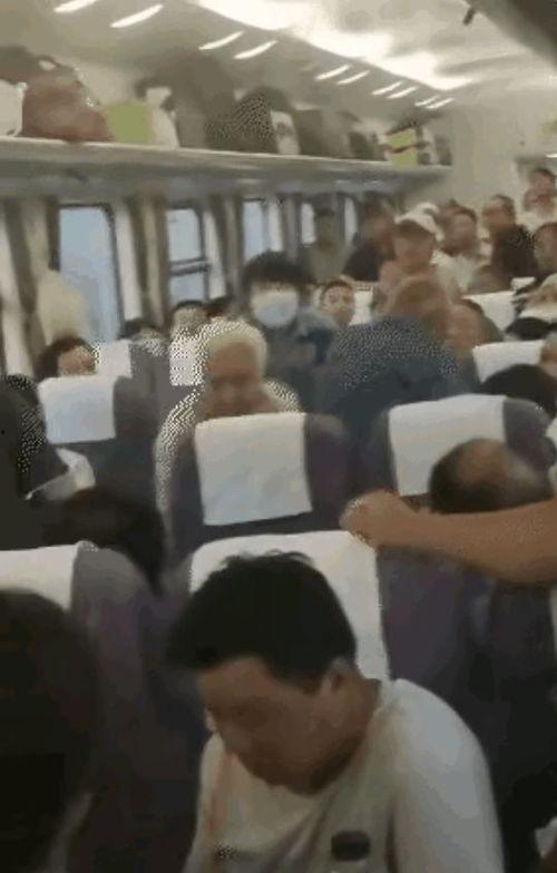 列车上吃瓜,一场别开生面的美食之旅