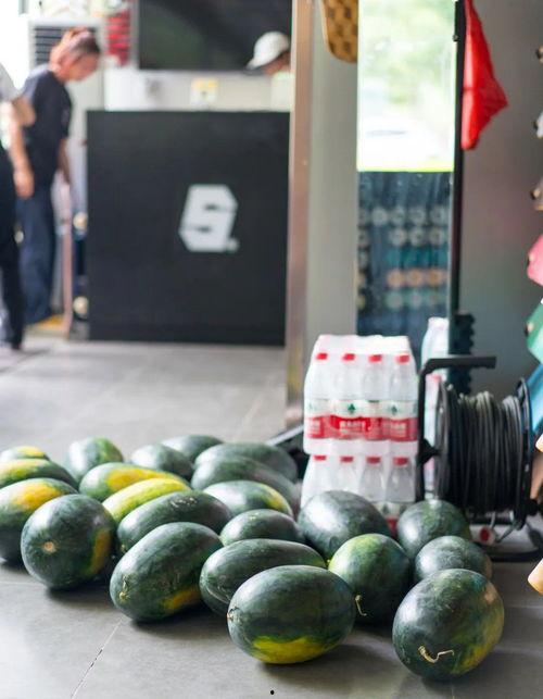 开元吃瓜活动,畅享夏日清凉，共度欢乐时光