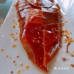 春晓吃烤瓜,烤瓜飘香，品味传统美食的魅力