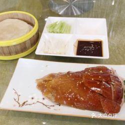 春晓吃烤瓜,烤瓜飘香，品味传统美食的魅力