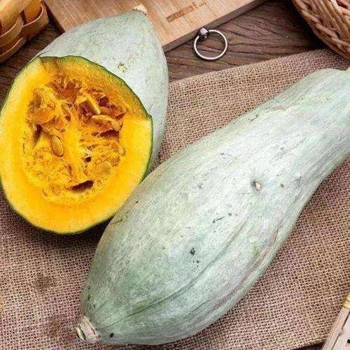 黄姓艺人 吃瓜图片,瓜田李下，真相几何？