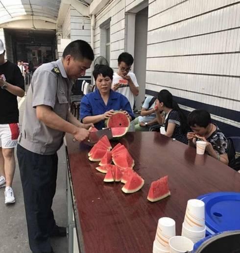 好看吃瓜群众图片,揭秘网络热议背后的众生相