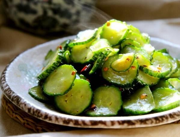 吃瓜群众黄瓜片,揭秘吃瓜群众黄瓜片背后的故事