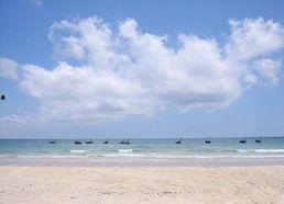 北海银滩吃瓜视频,网友直呼“清凉一夏”