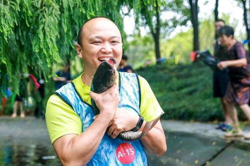 摸鱼资吃瓜,网络时代的娱乐新风尚