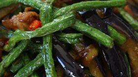 农村大表哥吃瓜