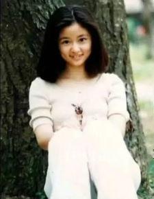 吃瓜照女,揭秘校园里的那些“吃瓜”女生